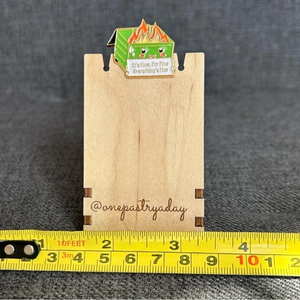 Funny Dumpster Fire “It’s Fine, I’m Fine, Everything’s Fine” Pin, Light Green